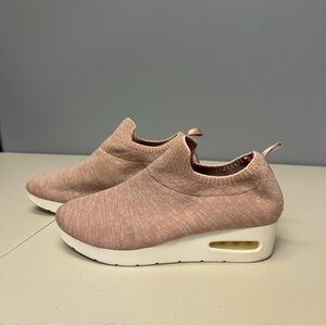 DKNY Women’s Pink Platform Wedge Slip On Sneaker , size 8.5